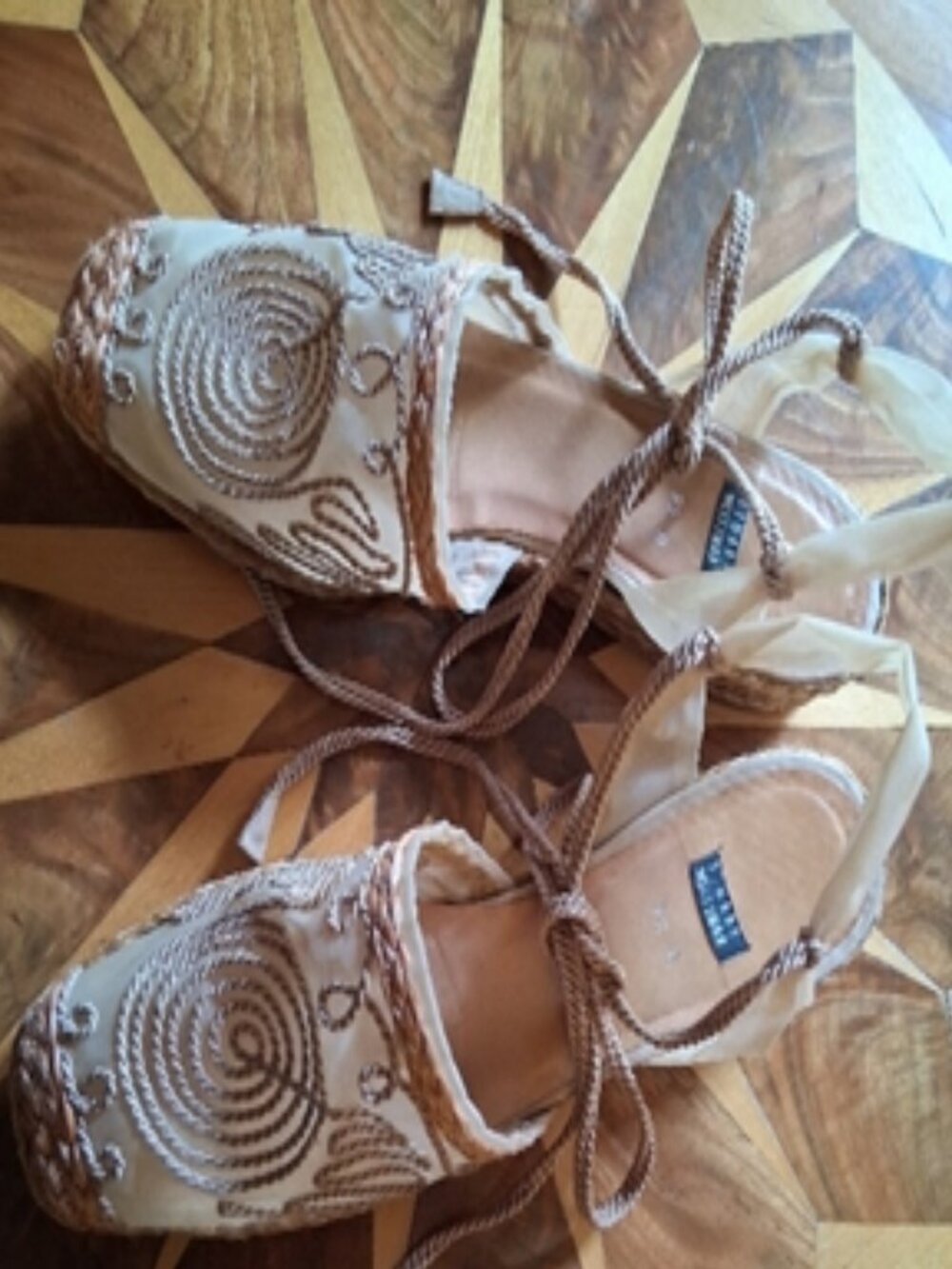 Stuart Weitzman Organza Mesh Embroidered Ankle Tie Espadrille Sandals Size 9.5 - Picture 2 of 6